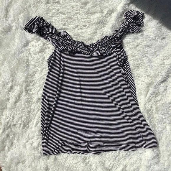 Torrid Super soft Ruffle tank size 0 (L) - Picture 5 of 8